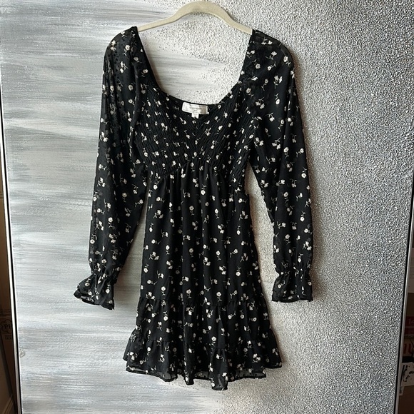 Black and White Ruched Scoop Neck Sundress - Picture 1 of 7
